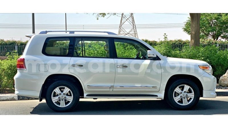 Big with watermark toyota land cruiser cabo delgado import dubai 8688