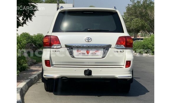 Tenga Imported Toyota Land Cruiser Chena Mota in Import - Dubai in Cabo Delgado Tenga Imported Toyota Land Cruiser Chena Mota in Import - Dubai in Cabo Delgado