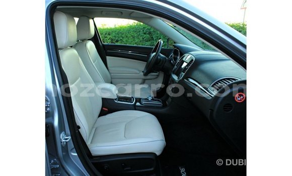 Tenga Imported Chrysler 300 Zvimwe Mota in Import - Dubai in Cabo Delgado Tenga Imported Chrysler 300 Zvimwe Mota in Import - Dubai in Cabo Delgado