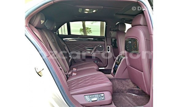 Tenga Imported Bentley Flying Spur Zvimwe Mota in Import - Dubai in Cabo Delgado Tenga Imported Bentley Flying Spur Zvimwe Mota in Import - Dubai in Cabo Delgado