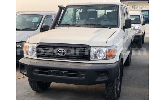 Comprar Importar Toyota Land Cruiser Branco Carro em Import - Dubai em Cabo Delgado Comprar Importar Toyota Land Cruiser Branco Carro em Import - Dubai em Cabo Delgado