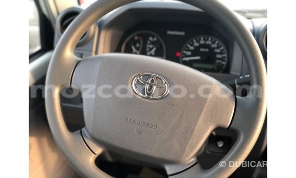 Comprar Importar Toyota Land Cruiser Branco Carro em Import - Dubai em Cabo Delgado Comprar Importar Toyota Land Cruiser Branco Carro em Import - Dubai em Cabo Delgado