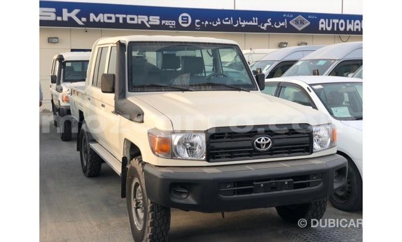 Comprar Importar Toyota Land Cruiser Branco Carro em Import - Dubai em Cabo Delgado Comprar Importar Toyota Land Cruiser Branco Carro em Import - Dubai em Cabo Delgado