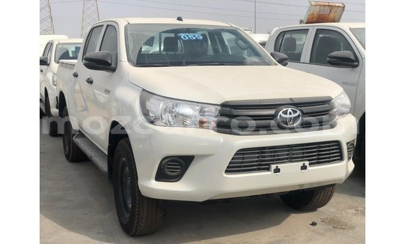 Comprar Importar Toyota Hilux Branco Carro em Import - Dubai em Cabo Delgado