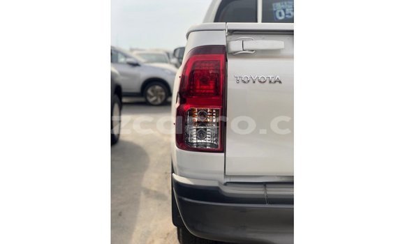 Buy Import Toyota Hilux White Car in Import - Dubai in Cabo Delgado Buy Import Toyota Hilux White Car in Import - Dubai in Cabo Delgado