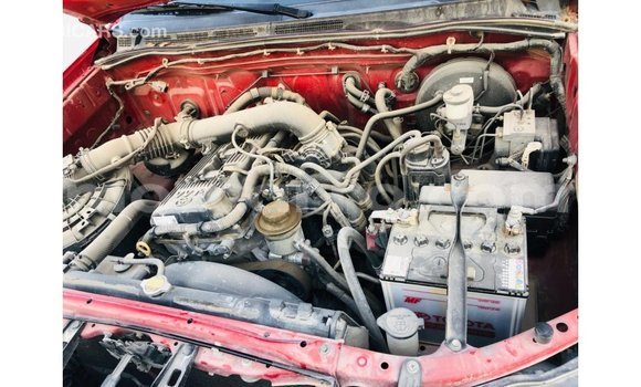 Tenga Imported Toyota Hilux Tsvuku Mota in Import - Dubai in Cabo Delgado Tenga Imported Toyota Hilux Tsvuku Mota in Import - Dubai in Cabo Delgado