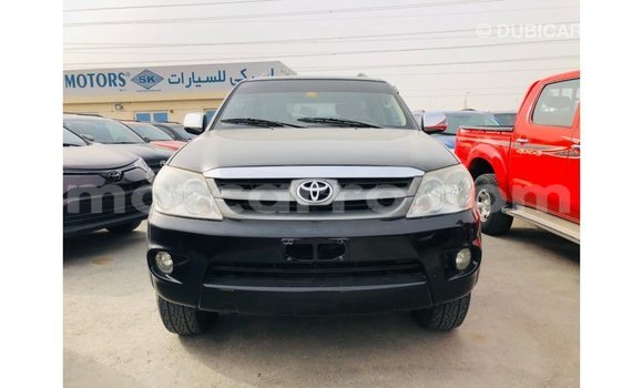 Nunua Imported Toyota Fortuner Nyeusi Gari ndani ya Import - Dubai nchini Cabo Delgado Nunua Imported Toyota Fortuner Nyeusi Gari ndani ya Import - Dubai nchini Cabo Delgado