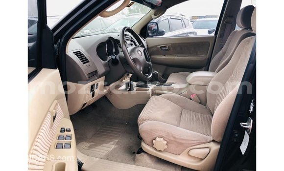 Nunua Imported Toyota Fortuner Nyeusi Gari ndani ya Import - Dubai nchini Cabo Delgado Nunua Imported Toyota Fortuner Nyeusi Gari ndani ya Import - Dubai nchini Cabo Delgado