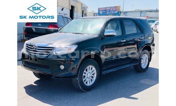 Comprar Importar Toyota Fortuner Preto Carro em Import - Dubai em Cabo Delgado