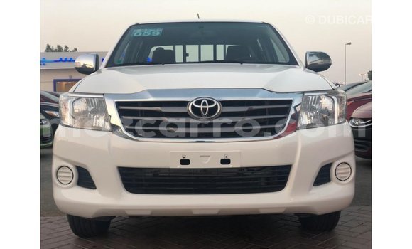 Comprar Importar Toyota Hilux Branco Carro em Import - Dubai em Cabo Delgado Comprar Importar Toyota Hilux Branco Carro em Import - Dubai em Cabo Delgado