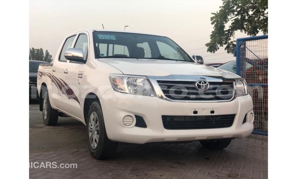 Comprar Importar Toyota Hilux Branco Carro em Import - Dubai em Cabo Delgado Comprar Importar Toyota Hilux Branco Carro em Import - Dubai em Cabo Delgado