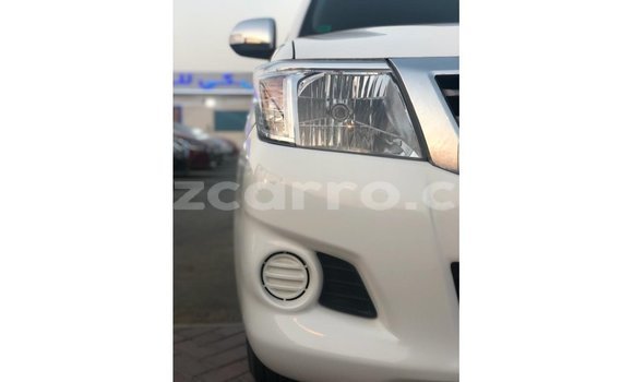 Comprar Importar Toyota Hilux Branco Carro em Import - Dubai em Cabo Delgado Comprar Importar Toyota Hilux Branco Carro em Import - Dubai em Cabo Delgado