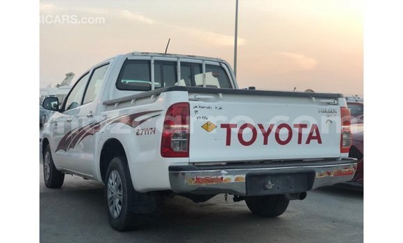 Comprar Importar Toyota Hilux Branco Carro em Import - Dubai em Cabo Delgado Comprar Importar Toyota Hilux Branco Carro em Import - Dubai em Cabo Delgado