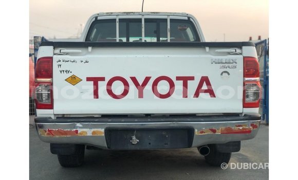Comprar Importar Toyota Hilux Branco Carro em Import - Dubai em Cabo Delgado Comprar Importar Toyota Hilux Branco Carro em Import - Dubai em Cabo Delgado