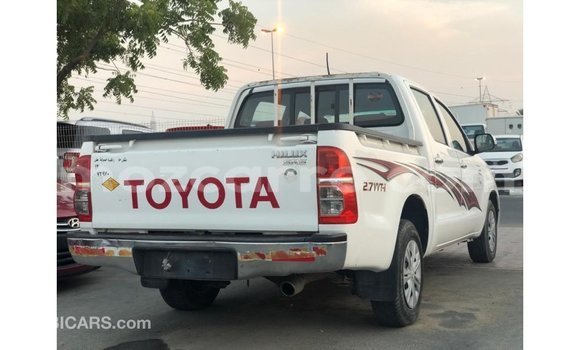 Comprar Importar Toyota Hilux Branco Carro em Import - Dubai em Cabo Delgado Comprar Importar Toyota Hilux Branco Carro em Import - Dubai em Cabo Delgado