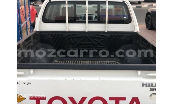 Comprar Importar Toyota Hilux Branco Carro em Import - Dubai em Cabo Delgado Comprar Importar Toyota Hilux Branco Carro em Import - Dubai em Cabo Delgado