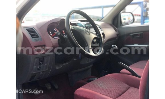 Comprar Importar Toyota Hilux Branco Carro em Import - Dubai em Cabo Delgado Comprar Importar Toyota Hilux Branco Carro em Import - Dubai em Cabo Delgado