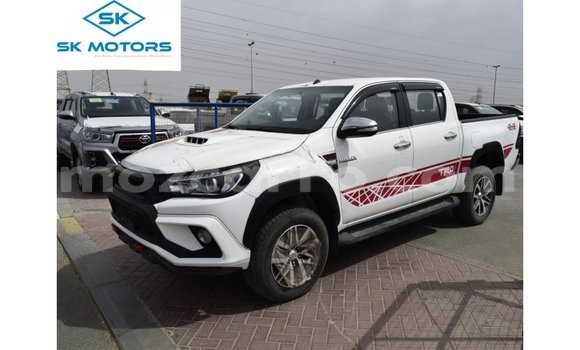 Comprar Importar Toyota Hilux Branco Carro em Import - Dubai em Cabo Delgado