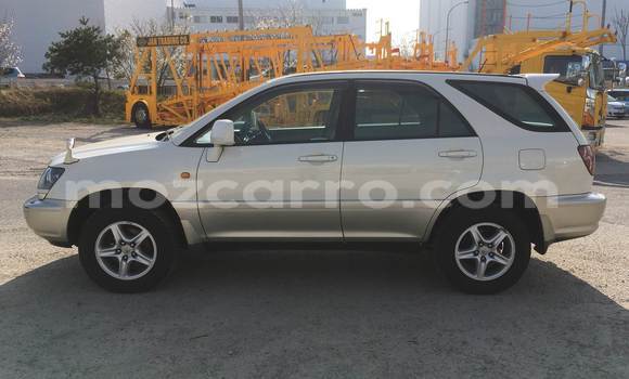 Nunua Ilio tumika Toyota Harrier Nyeupe Gari ndani ya Maputo nchini Maputo Nunua Ilio tumika Toyota Harrier Nyeupe Gari ndani ya Maputo nchini Maputo