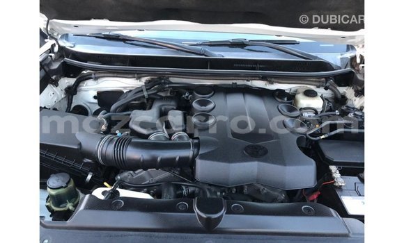 Nunua Imported Toyota Prado Nyeupe Gari ndani ya Import - Dubai nchini Cabo Delgado Nunua Imported Toyota Prado Nyeupe Gari ndani ya Import - Dubai nchini Cabo Delgado