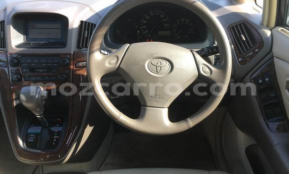 Nunua Ilio tumika Toyota Harrier Nyeupe Gari ndani ya Maputo nchini Maputo Nunua Ilio tumika Toyota Harrier Nyeupe Gari ndani ya Maputo nchini Maputo