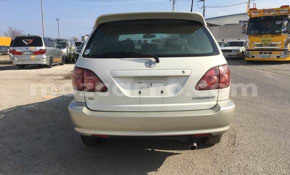 Nunua Ilio tumika Toyota Harrier Nyeupe Gari ndani ya Maputo nchini Maputo Nunua Ilio tumika Toyota Harrier Nyeupe Gari ndani ya Maputo nchini Maputo