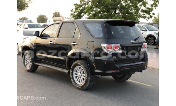 Comprar Importar Toyota Fortuner Preto Carro em Import - Dubai em Cabo Delgado Comprar Importar Toyota Fortuner Preto Carro em Import - Dubai em Cabo Delgado