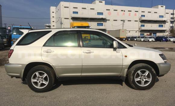 Nunua Ilio tumika Toyota Harrier Nyeupe Gari ndani ya Maputo nchini Maputo Nunua Ilio tumika Toyota Harrier Nyeupe Gari ndani ya Maputo nchini Maputo