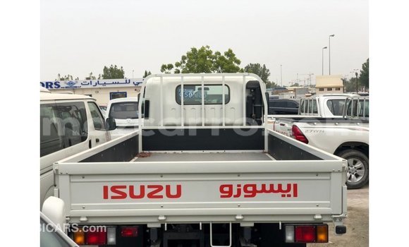 Nunua Imported Isuzu D-MAX Nyeupe Gari ndani ya Import - Dubai nchini Cabo Delgado Nunua Imported Isuzu D-MAX Nyeupe Gari ndani ya Import - Dubai nchini Cabo Delgado