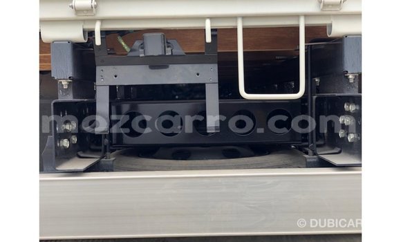 Nunua Imported Isuzu D-MAX Nyeupe Gari ndani ya Import - Dubai nchini Cabo Delgado Nunua Imported Isuzu D-MAX Nyeupe Gari ndani ya Import - Dubai nchini Cabo Delgado