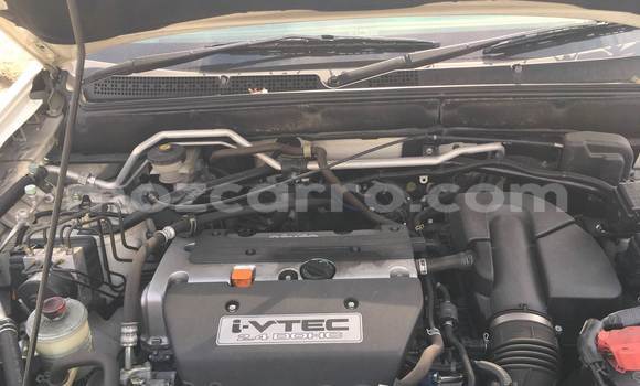 Nunua Ilio tumika Honda CR-V Nyeupe Gari ndani ya Maputo nchini Maputo Nunua Ilio tumika Honda CR-V Nyeupe Gari ndani ya Maputo nchini Maputo