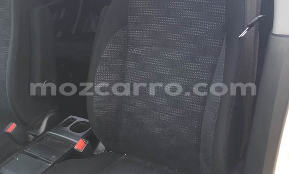 Nunua Ilio tumika Honda CR-V Nyeupe Gari ndani ya Maputo nchini Maputo Nunua Ilio tumika Honda CR-V Nyeupe Gari ndani ya Maputo nchini Maputo