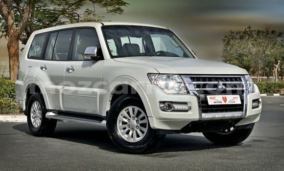 Comprar Importar Mitsubishi Pajero Branco Carro em Import - Dubai em Cabo Delgado