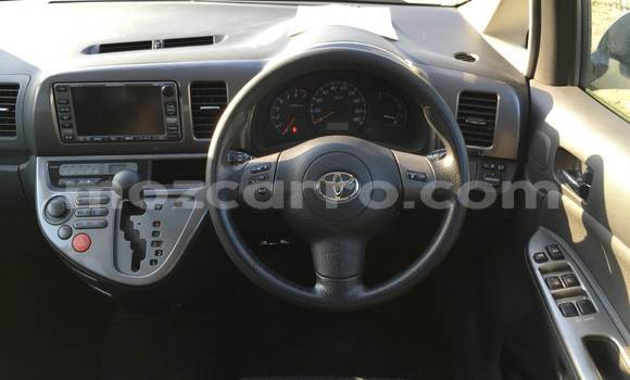 Nunua Ilio tumika Toyota Wish Nyeupe Gari ndani ya Maputo nchini Maputo Nunua Ilio tumika Toyota Wish Nyeupe Gari ndani ya Maputo nchini Maputo