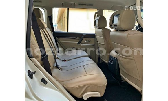 Nunua Imported Mitsubishi Pajero Nyeupe Gari ndani ya Import - Dubai nchini Cabo Delgado Nunua Imported Mitsubishi Pajero Nyeupe Gari ndani ya Import - Dubai nchini Cabo Delgado
