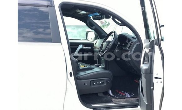 Tenga Imported Toyota Land Cruiser Chena Mota in Import - Dubai in Cabo Delgado Tenga Imported Toyota Land Cruiser Chena Mota in Import - Dubai in Cabo Delgado