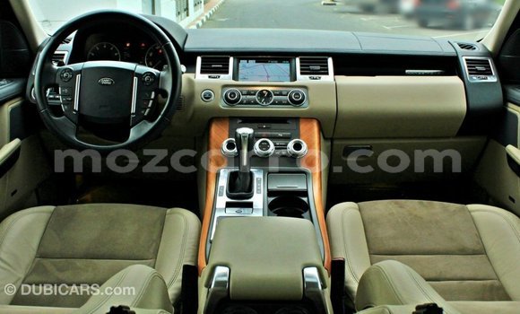 Nunua Imported Land Rover Range Rover Bluu Gari ndani ya Import - Dubai nchini Cabo Delgado Nunua Imported Land Rover Range Rover Bluu Gari ndani ya Import - Dubai nchini Cabo Delgado