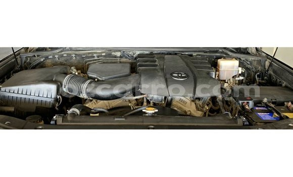 Tenga Imported Toyota Land Cruiser Zvimwe Mota in Import - Dubai in Cabo Delgado Tenga Imported Toyota Land Cruiser Zvimwe Mota in Import - Dubai in Cabo Delgado