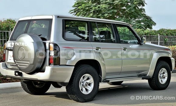 Tenga Imported Nissan Patrol Zvimwe Mota in Import - Dubai in Cabo Delgado Tenga Imported Nissan Patrol Zvimwe Mota in Import - Dubai in Cabo Delgado