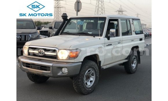 Buy Import Toyota Land Cruiser White Car in Import - Dubai in Cabo Delgado