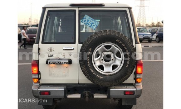 Tenga Imported Toyota Land Cruiser Chena Mota in Import - Dubai in Cabo Delgado Tenga Imported Toyota Land Cruiser Chena Mota in Import - Dubai in Cabo Delgado