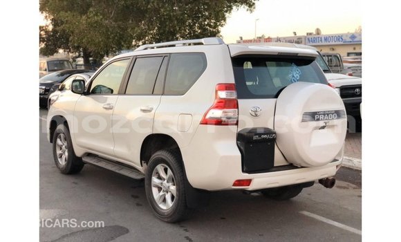 Nunua Imported Toyota Prado Nyeupe Gari ndani ya Import - Dubai nchini Cabo Delgado Nunua Imported Toyota Prado Nyeupe Gari ndani ya Import - Dubai nchini Cabo Delgado