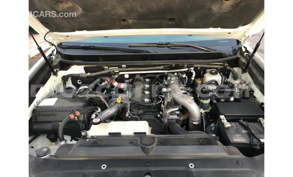 Nunua Imported Toyota Prado Nyeupe Gari ndani ya Import - Dubai nchini Cabo Delgado Nunua Imported Toyota Prado Nyeupe Gari ndani ya Import - Dubai nchini Cabo Delgado