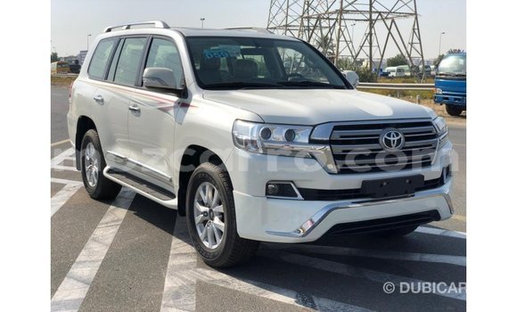 Nunua Imported Toyota Land Cruiser Nyeupe Gari ndani ya Import - Dubai nchini Cabo Delgado Nunua Imported Toyota Land Cruiser Nyeupe Gari ndani ya Import - Dubai nchini Cabo Delgado