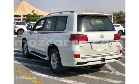 Nunua Imported Toyota Land Cruiser Nyeupe Gari ndani ya Import - Dubai nchini Cabo Delgado Nunua Imported Toyota Land Cruiser Nyeupe Gari ndani ya Import - Dubai nchini Cabo Delgado