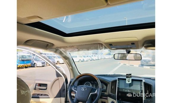 Nunua Imported Toyota Land Cruiser Nyeupe Gari ndani ya Import - Dubai nchini Cabo Delgado Nunua Imported Toyota Land Cruiser Nyeupe Gari ndani ya Import - Dubai nchini Cabo Delgado
