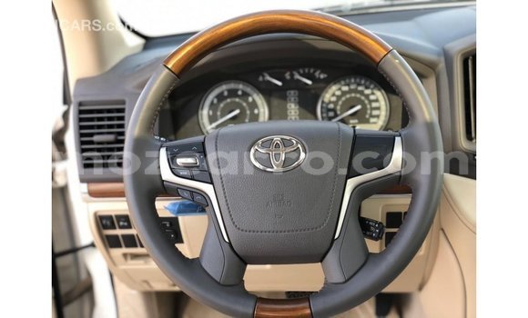 Nunua Imported Toyota Land Cruiser Nyeupe Gari ndani ya Import - Dubai nchini Cabo Delgado Nunua Imported Toyota Land Cruiser Nyeupe Gari ndani ya Import - Dubai nchini Cabo Delgado