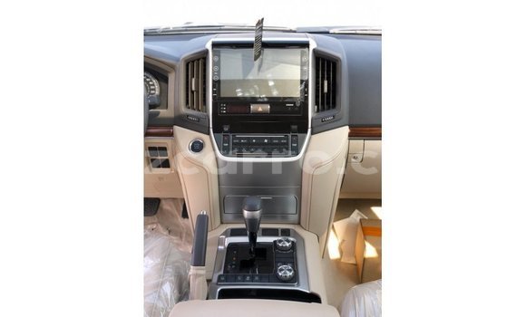 Nunua Imported Toyota Land Cruiser Nyeupe Gari ndani ya Import - Dubai nchini Cabo Delgado Nunua Imported Toyota Land Cruiser Nyeupe Gari ndani ya Import - Dubai nchini Cabo Delgado