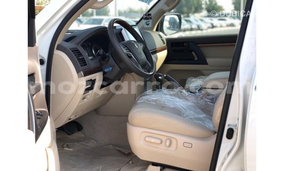 Nunua Imported Toyota Land Cruiser Nyeupe Gari ndani ya Import - Dubai nchini Cabo Delgado Nunua Imported Toyota Land Cruiser Nyeupe Gari ndani ya Import - Dubai nchini Cabo Delgado