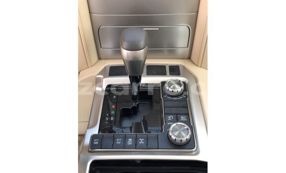 Nunua Imported Toyota Land Cruiser Nyeupe Gari ndani ya Import - Dubai nchini Cabo Delgado Nunua Imported Toyota Land Cruiser Nyeupe Gari ndani ya Import - Dubai nchini Cabo Delgado